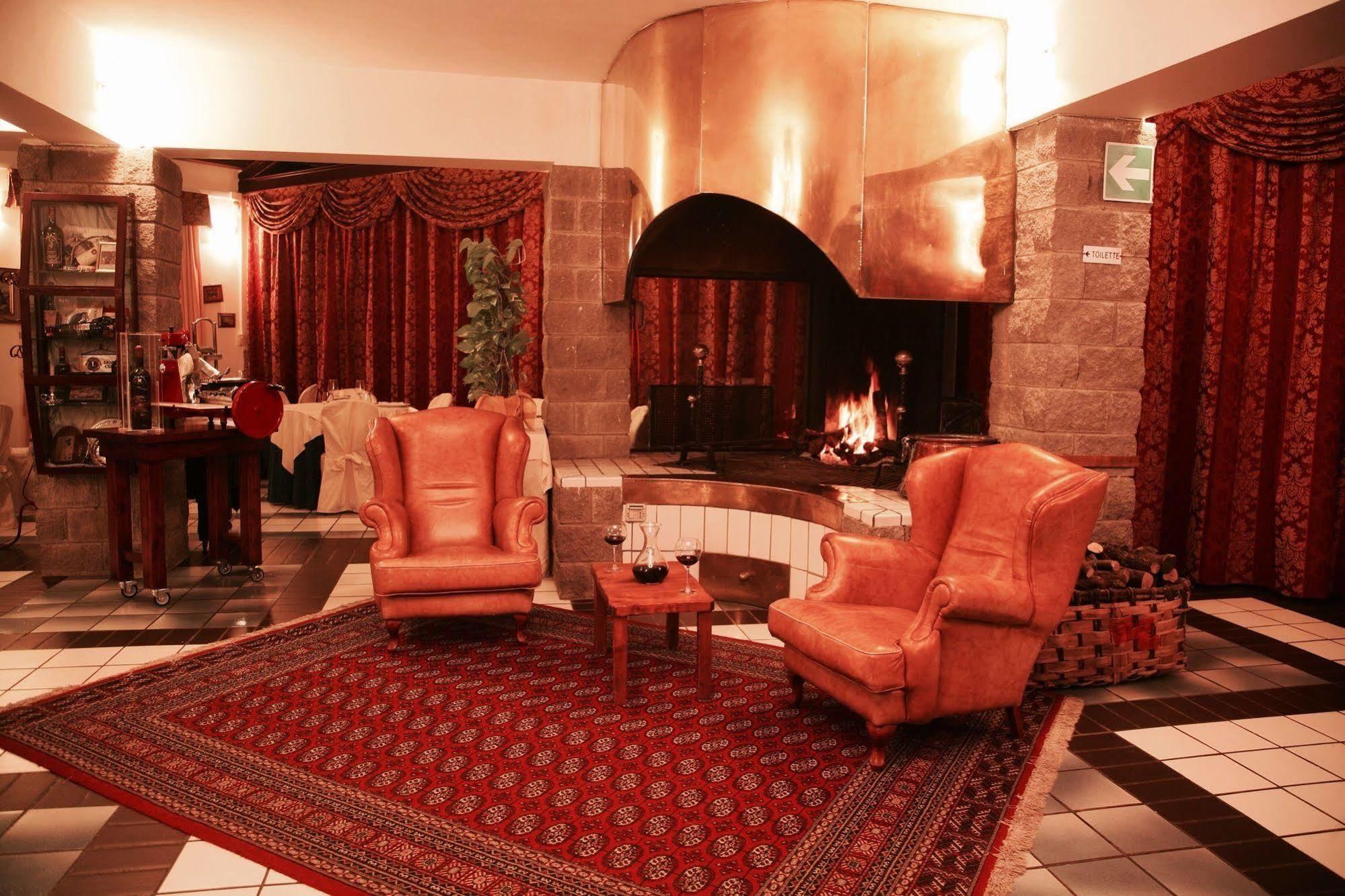 Hotel Ristorante Al Brunello Di מונטלצ'ינו מראה חיצוני תמונה